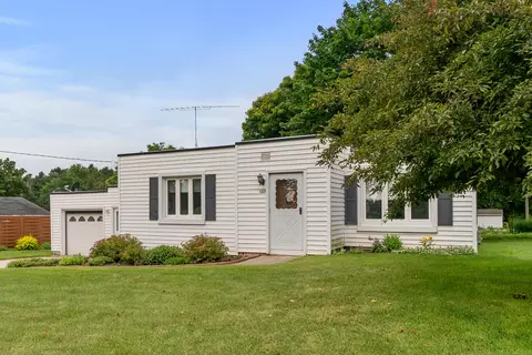 935 S Main, Mishicot, WI 54228