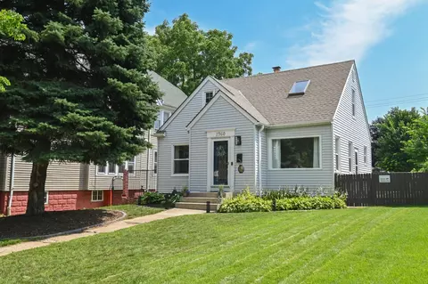 1960 S 33rd, Milwaukee, WI 53215