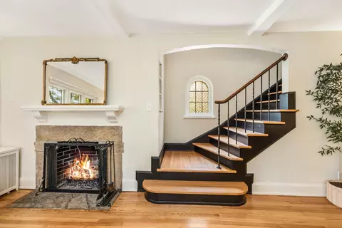 820 E Lake Frst, Whitefish Bay, WI 53217