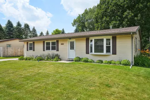 705 Pleasantwood, Kewaskum, WI 53040