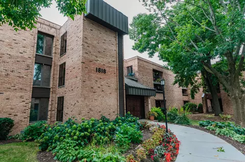 1818 E Shorewood #101, Shorewood, WI 53211