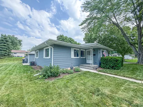 2100 Garven, Waukesha, WI 53188