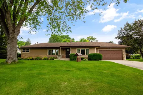 2885 Burlawn, Brookfield, WI 53005
