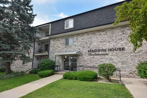 237 Madison #48, Waukesha, WI 53188