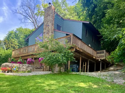 1725 Ohlsun, La Crosse, WI 54601