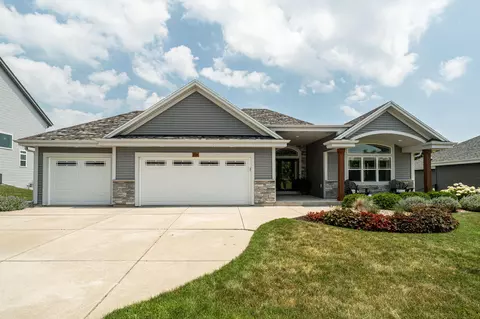 437 Chapel Hl, Johnson Creek, WI 53038
