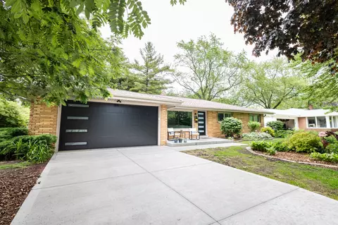 8450 N Indian Crk, Fox Point, WI 53217
