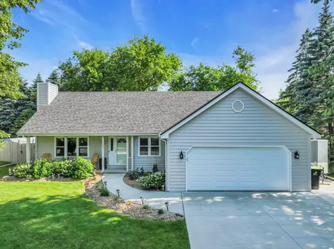 3303 Nobb Hl, Mount Pleasant, WI 53406