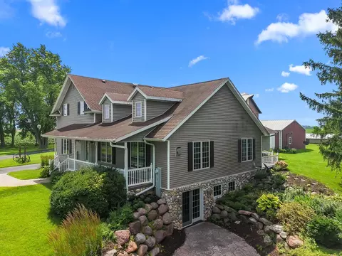 w6827 Hazel Ridge Road, Sugar Creek, WI 53115