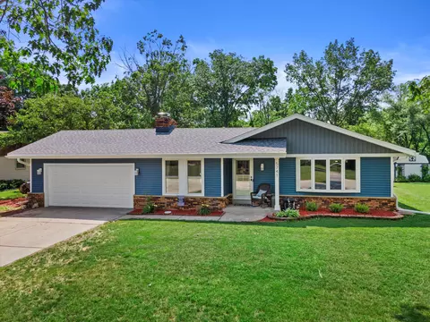 5741 W Cascade, Franklin, WI 53132