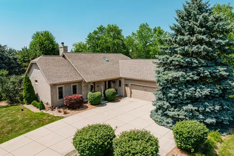 w279n5331 Hanover Hl, Lisbon, WI 53089