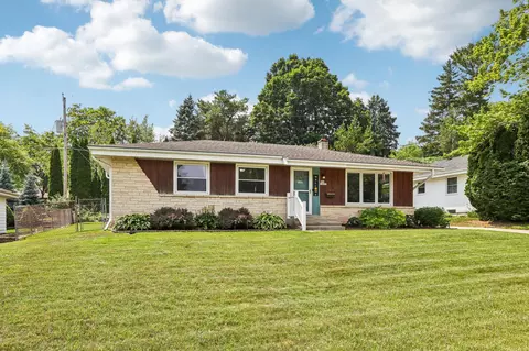 n84w18355 Seneca, Menomonee Falls, WI 53051