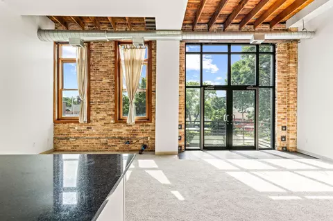 306 E Lincoln #7, Milwaukee, WI 53207
