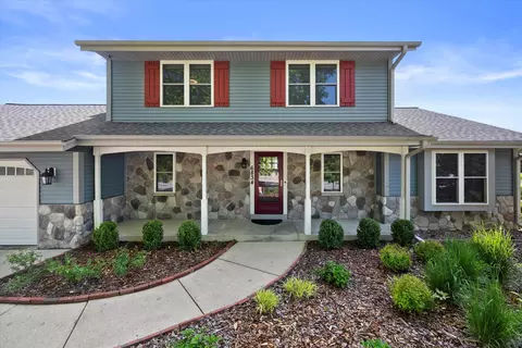 6834 S 35th, Franklin, WI 53132