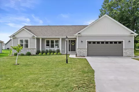 1791 Morgan Sta, Oconomowoc, WI 53066