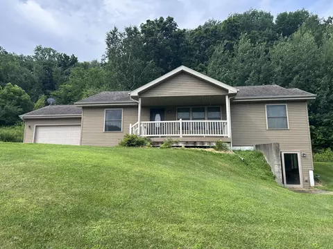 n8581 Kramer Road, Farmington, WI 54644