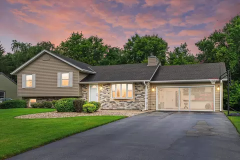w227n2573 Meadowood, Waukesha, WI 53186