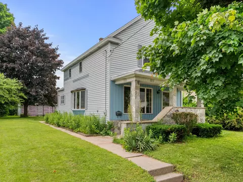 842 N 10th, Manitowoc, WI 54220
