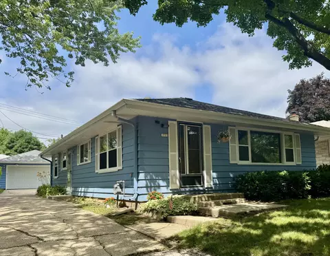 1733 N 118th, Wauwatosa, WI 53226