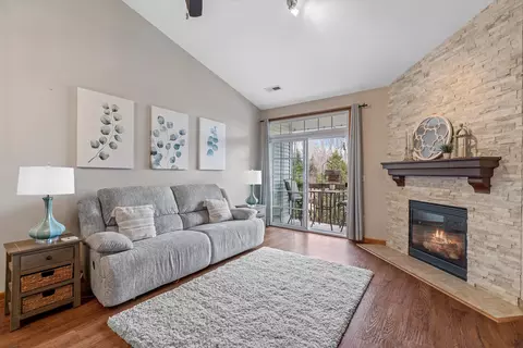 752 Bridlewood #2202 D, Hartford, WI 53027