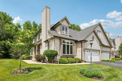 3414 Turnberry Oak, Waukesha, WI 53188