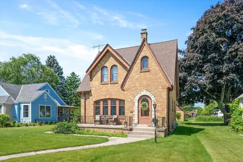 709 N Montgomery, Port Washington, WI 53074