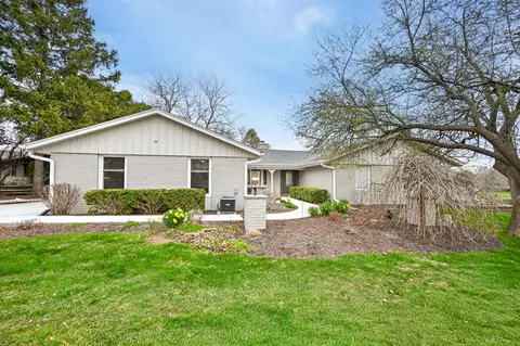 n51w35588 Bay Rdg, Oconomowoc, WI 53066