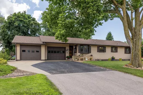 1554 Young, Onalaska, WI 54650