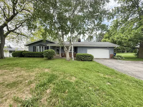 2311 W Oakwood, Oak Creek, WI 53154
