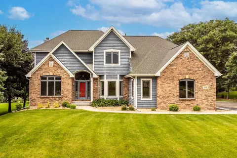 1715 Tallgrass, Waukesha, WI 53188