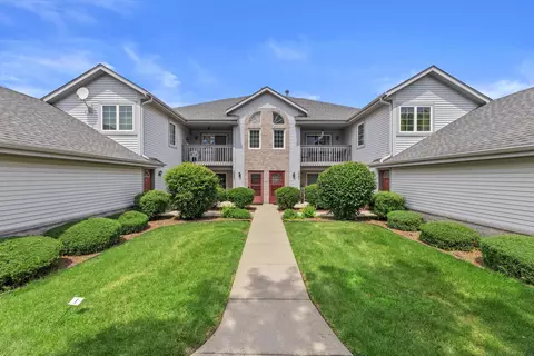 1097 Quinlan #D, Pewaukee, WI 53072
