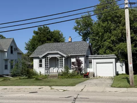 332 S Main, Mishicot, WI 54228