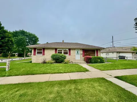 4548 S Delaware, Saint Francis, WI 53235