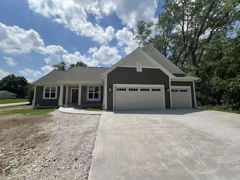 3865 Glen Echo, Brookfield, WI 53005