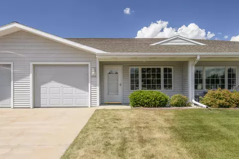 1270 Stillwater #3-3, Hartford, WI 53027