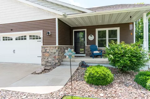 232 Crestwood, Onalaska, WI 54650