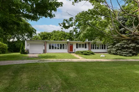 s103w26370 Maple, Mukwonago, WI 53149