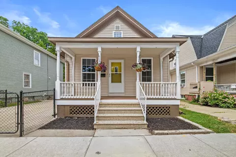 1516 Park, Racine, WI 53403