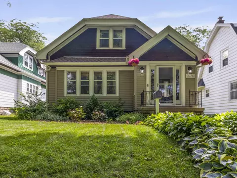 2422 N 65th, Wauwatosa, WI 53213