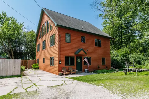 28913 Bark, Waterford, WI 53185