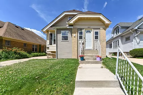 1507 S 52nd #1509, West Milwaukee, WI 53214