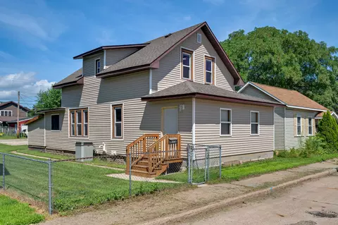 1227 George, La Crosse, WI 54603