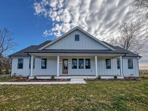 w149 County Road L, East Troy, WI 53120