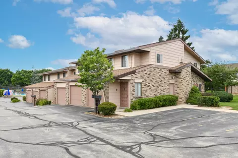 402 Sheffield #4, Waukesha, WI 53186