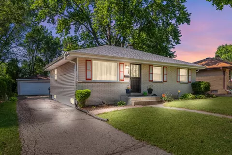 6125 W Hustis, Milwaukee, WI 53223