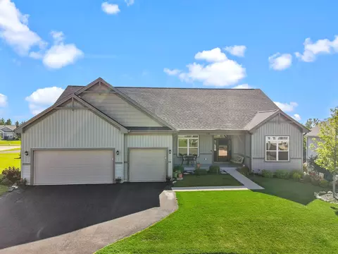 309 N Stone Rdg, Lake Geneva, WI 53147