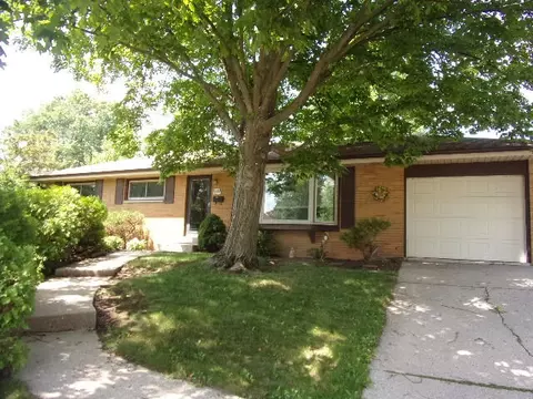 w148n8273 Albert, Menomonee Falls, WI 53051