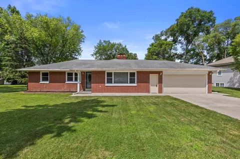 1320 Hickory, Waukesha, WI 53186
