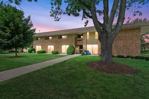11927 W Appleton #4, Milwaukee, WI 53224
