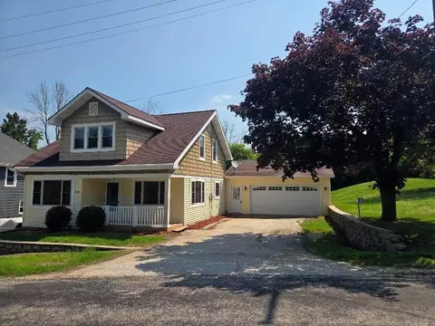 13211 Pioneer, Meeme, WI 53063